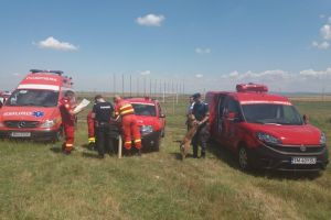 Bătrână de 91 de ani căutată de pompieri şi poliţişti după ce s-a rătăcit în zona localităţii Cenei