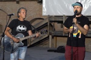 Țapinarii au făcut târgumureşenii să râdă pe ritmuri folk la SIMFEST