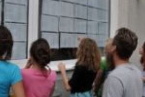 Nota maximă aduce răsplată pe măsură! Stimulente financiare pentru elevii care au finalizat examenele naţionale din acest an cu media generală zece