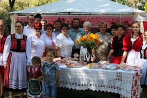 ”Bucătăria bunicii”, la Zilele Sărmăşene 2019. Gulas şi palincă, la standul comunităţii maghiare