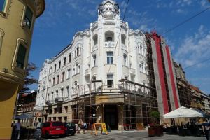 Palatul Apollo îşi recapătă frumuseţea: Cum arată unul dintre cele mai cunoscute palate din Oradea, parţial reabilitat (FOTO)