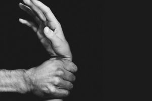 Lugojeancă sechestrată, salvată în câteva ore de poliţiştii spanioli, după ce a reuşit să dea alerta