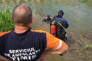 Tânăr găsit mort după ce a sărit în Bega să se răcorească, în zona Solventul din Timişoara