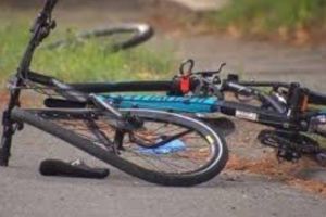 Avea o alcoolemie incompatibilă până şi cu mersul pe jos, însă a încercat să se deplaseze cu bicicleta