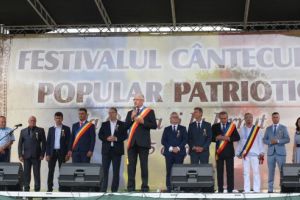 FOTO: Cântece patriotice, la Oarba de Mureş