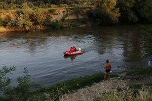 Femeie căutată după ce a intrat în râul Timiş să înoate şi nu a mai ieşit, lângă Timişoara