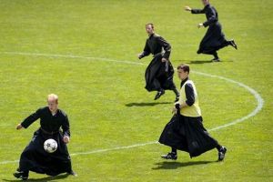 Campionatul de fotbal al preoţilor, la Satu Mare! Vin echipe din toată România