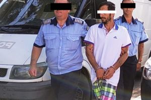 A ajuns după gratii şi acolo a rămas!