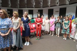 Scoala de vara a femeilor din PSD. Tinute alese, culori stridente si pantofi in culorile drapelului Romaniei (fotoreportaj)