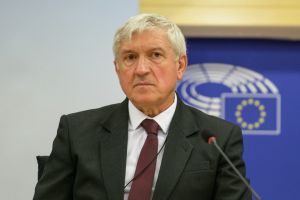 Pro România Iaşi şi ALDE Iaşi îl susţin pe Mircea Diaconu pentru preşedinţia României