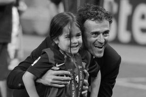 Lumea sportului, cutremurată de vestea morţii fiicei lui Luis Enrique: „Într-o zi ne-am câştigat steaua noastră, dar de astăzi mai avem o alta care ne luminează cerul cu lumina ei”