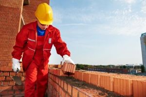 Majorarea salariilor în construcţii aduce românii înapoi acasa! Lucrătorii în domeniu sunt scutiţi de impozitul pe venit şi de contribuţia la sănătate