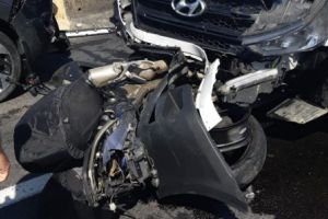 FOTO Trafic reluat pe DN1, între Avrig şi Bradu; doi motociclişti răniţi aduşi la spital