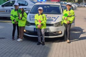 Poliţişti şi jandarmi în şcoli din Argeş
