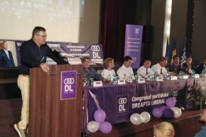 FOTO Florin Ghiorghiţă, anunţat ca preşedinte al organizaţiei din Botoşani a Dreptei Liberale. „Ne-am săturat să fim conduşi de nişte analfabeţi”