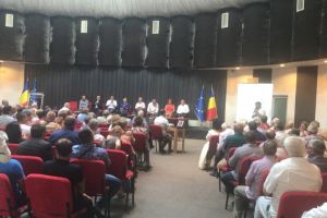 Conducerea PSD fata in fata cu pensionarii din Constanta. Subiectul discutiilor: cresterea pensiilor