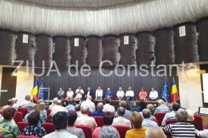 Dancila huiduita din nou la Mamaia. Conducerea PSD fata in fata cu pensionarii din Constanta (Galerie foto)      