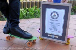 Guinness Book of Records: Un berlinez a devenit adolescentul cu cele mai lungi talpi din lume