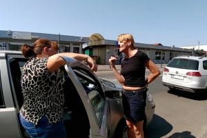 VIDEO. Discuţii aprinse între două şoferiţe, în municipiul Satu Mare. Totul a pornit de la o tamponare uşoară
