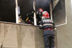 FOTO: Incendiu în această dimineaţă într-un apartament de pe Gheorghe Doja!
