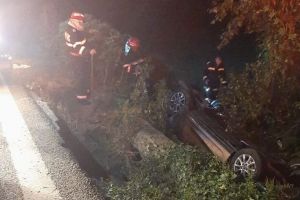 FOTO – Doi copii răniţi într-un accident pe Valea Oltului – Patru victime în total