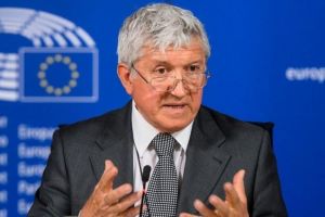 Începe strângerea de semnături pentru candidatura lui Mircea Diaconu la Braşov
