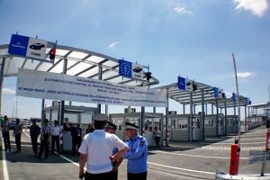 Aglomeraţie în vestul ţării, la frontiera cu Ungaria. Timpii de aşteptare sunt ridicaţi