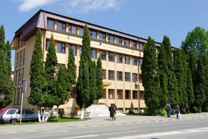 Zece copii din Olt, aflaţi în excursie în Bucovina, au ajuns la spital cu suspiciune de ...