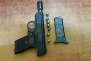 Armă de autoapărare predată la poliţie de un localnic din Gheorgheni