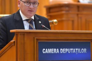 Florin Roman, deputat PNL de Alba, cel mai eficient parlamentar de Opoziţie: 95 luări de cuvânt la microfonul camerei, cele mai multe proiecte de legi iniţiate şi peste 300 de întrebări şi interpelări adresate Guvernului