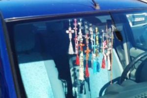 Amenzi usturătoare pentru zorzoane în parbriz!