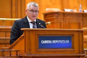 Florin Roman, deputat PNL de Alba, cel mai eficient parlamentar de Opoziţie: 295 luări de cuvânt la microfonul camerei, cele mai multe proiecte de legi iniţiate şi peste 300 de întrebări şi interpelări adresate Guvernului