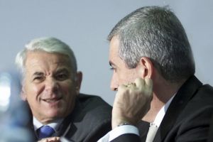 Bătălia fosilelor: Meleşcanu l-a trădat pe Tăriceanu, candidând la şefia Senatului cu susţinerea PSD