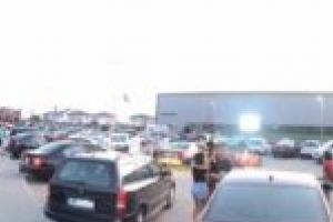 Seara de film american de la Dumbrăviţa, un succes. Evenimentul a avut şi scop caritabil