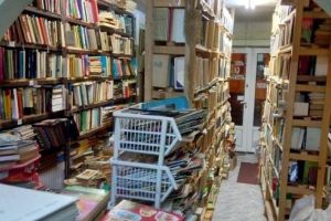 Cărţi gratuite pentru iubitorii de lectură la Gobe Antikvarium