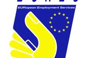 Sute de locuri de muncă, disponibile în Spaţiul Economic European