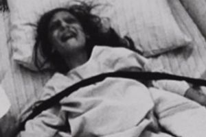 Imaginile UNICE din timpul unui RITUAL de EXORCIZARE. Lumea este în stare de ŞOC – GALERIE FOTO