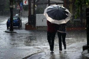 INFORMARE METEOROLOGICĂ: Intensificări ale vântului, cantităţi însemnate de apă, răcire, miercuri, în intervalul orar 10:00-23:00