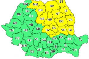Cod galben de averse torenţiale, intensificări ale vântului, vijelii, frecvente descărcări electrice şi grindină