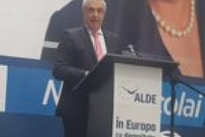 „De ce nu ne consultă şi pe noi cineva, domnule Tăriceanu?!”