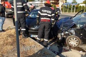 Accident la Răzvad cu două victime