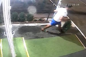 Tupeul si prostia ajunse la cote maxime in Braila / Inconjurat de camerele de supraveghere, individul a furat nestingherit