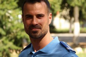 Ca la matrimoniale: Jandarmeria se laudă cu un militar care 