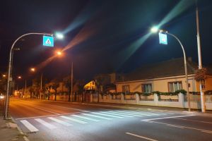FOTO Primele treceri de pietoni iluminate inteligent din Sibiu – Pietonii vor fi mai în siguranţă