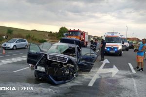 FOTO Accident cu trei maşini la Şelimbăr din cauza unui şofer beat – Trafic blocat