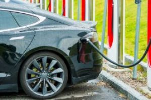 Vanzarile de automobile electrice au scazut in iulie pentru prima data, dupa ce China a redus subventiile