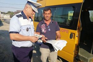 Ialomiţa: Acţiuni de instruire a conducătorilor de autovehicule destinate transportului de elevi