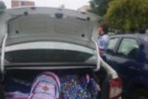 Gest de suflet din partea poliţiştilor pentru elevii nevoiaşi, înainte de începutul anului şcolar