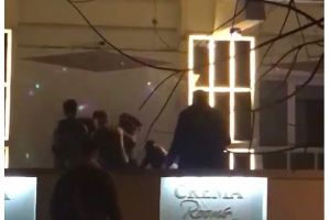 Bătaie într-un club din Botoşani. Mai mulţi tineri au fost reţinuţi, după ce ar fi lovit un bărbat şi o femeie