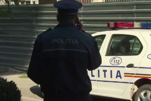 Spargeri date de minori în Satu Mare. Unul a furat bani, altul a spart un geam şi a fugit cu o butelie